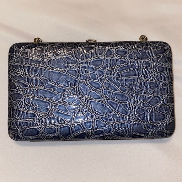 ❄️ The Metropolitan Clutch Clasp Wallet Blue Reptile Textured Chain - Picture 3 of 8
